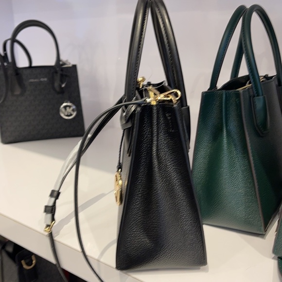 Michael Kors Mercer Medium Pebbled Leather Crossbody Bag - Picture 12 of 16